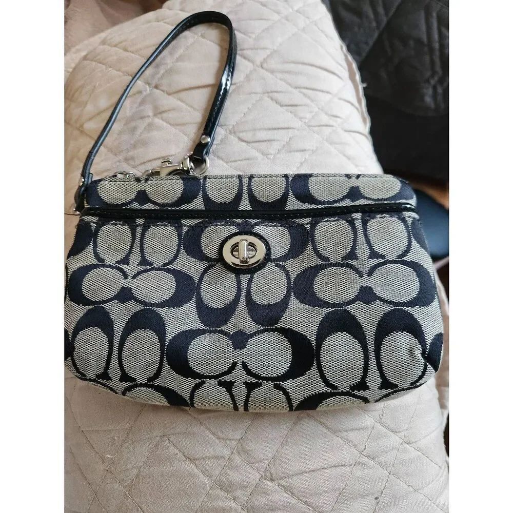 Coach Park Signature Medium Wristlet in Black/Silver